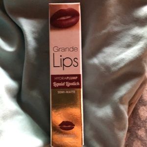 Liquid lipstick